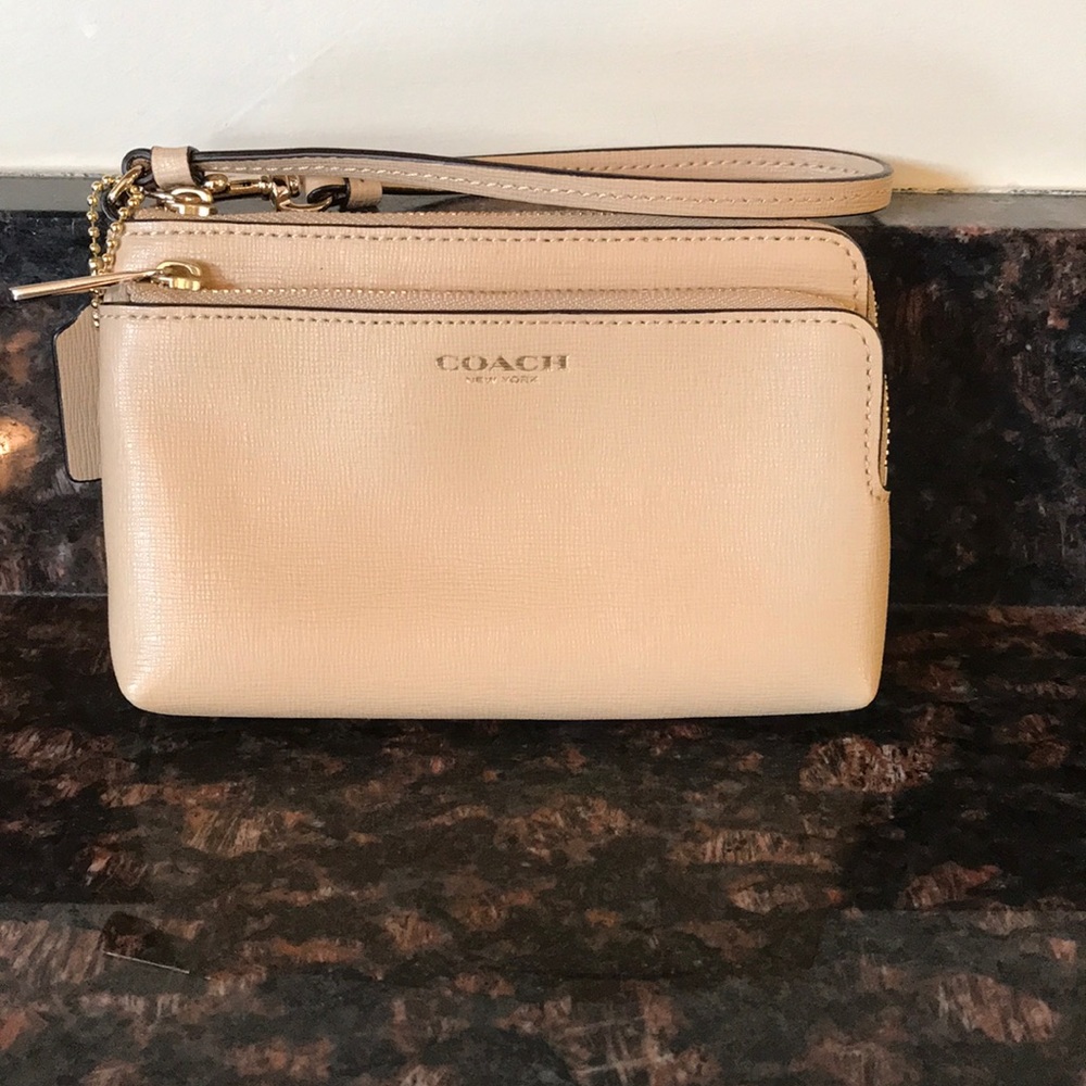 Wristlet